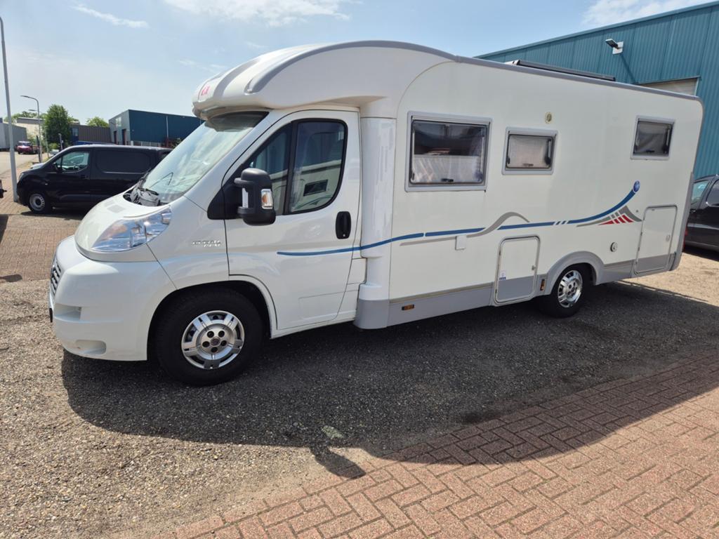 Adria Coral S 690 SP, Particulier, Half-integraal, Adria