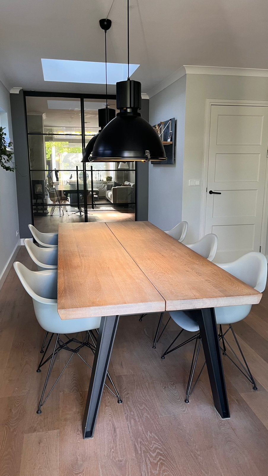 Qliv eettafel 240 x 100 plus zes Vitra stoelen DAR, Huis en Inrichting, Tafels | Eettafels, Ophalen, 100 tot 150 cm, 200 cm of meer