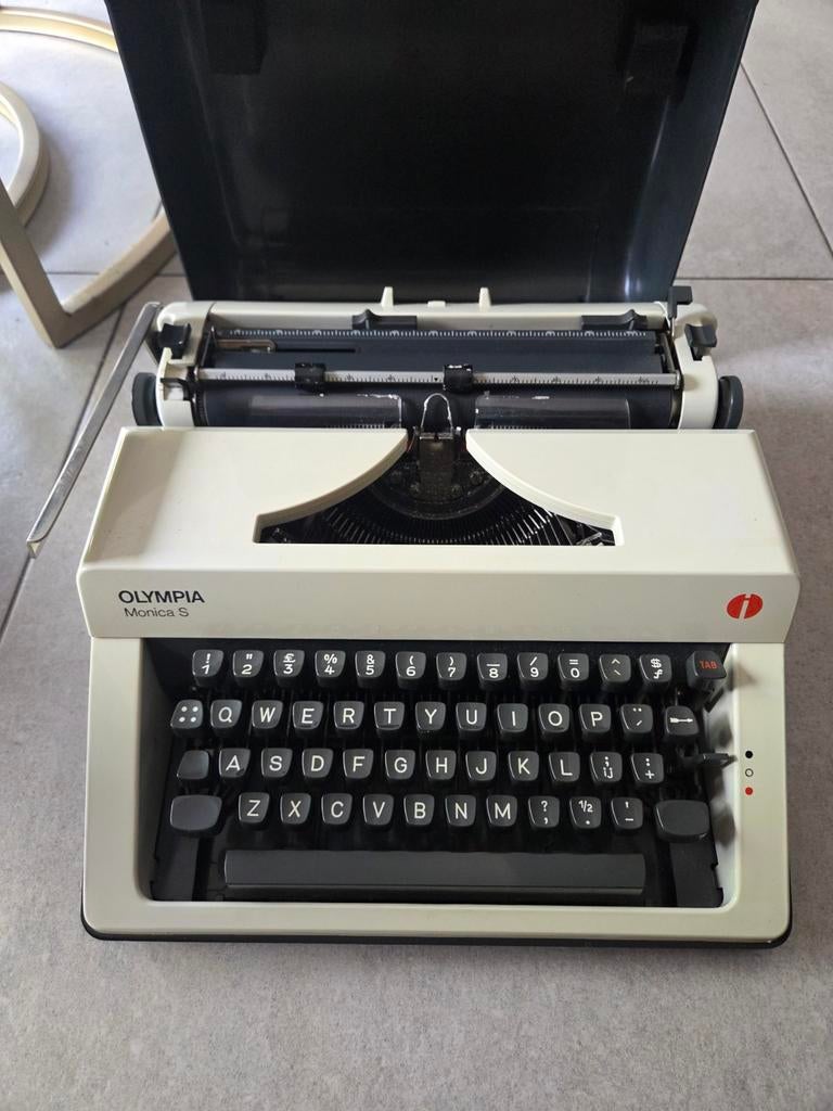 Olympia Monica S - typemachine, Diversen, Typemachines, Ophalen, Olympia, Onbekend, Onbekend