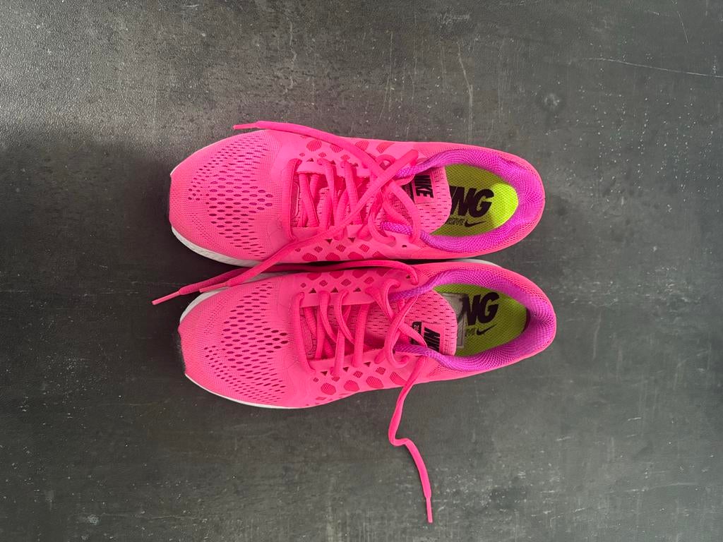 Roze Nike sportschoenen maat 38, Gedragen, Ophalen, Maat 38/40 (M), Hardlopen of Fietsen