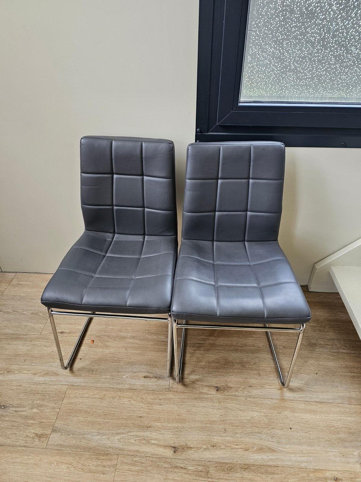 4 nette antraciet stoelen van Leenbakker, Ophalen of Verzenden
