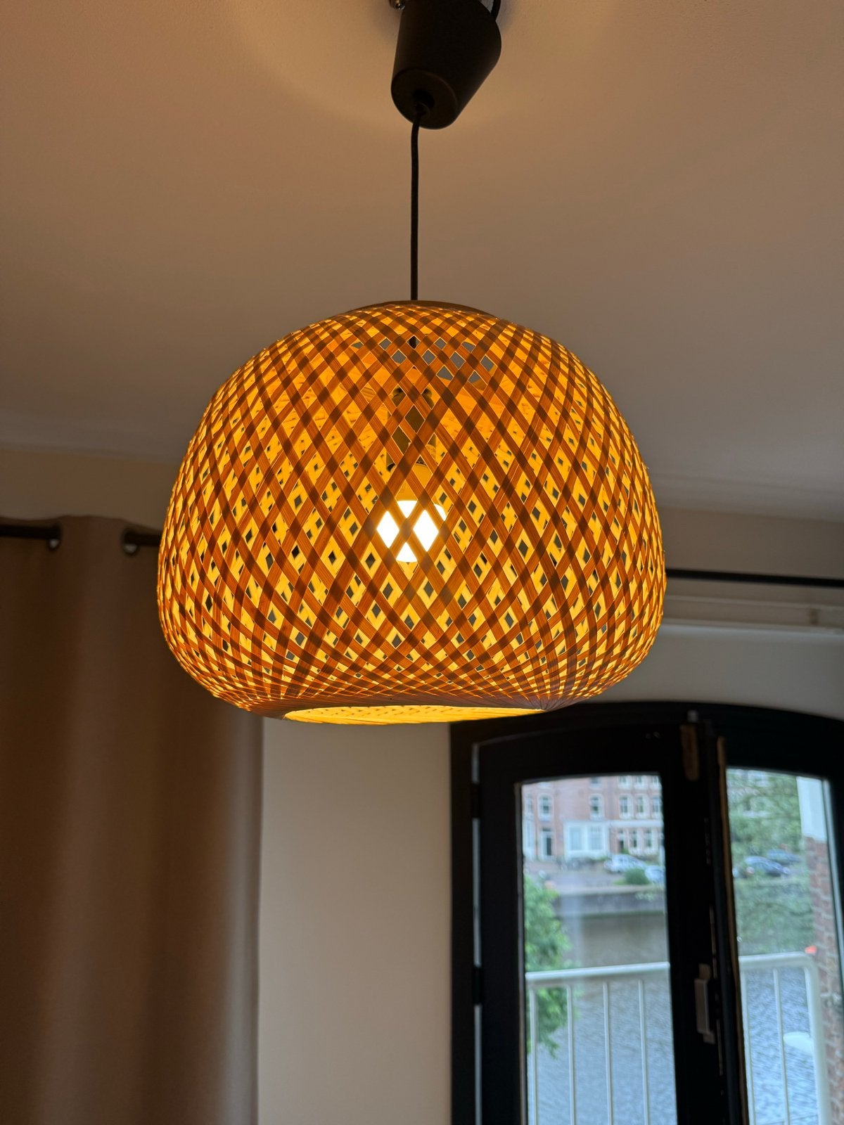 Jysk Sivgard lamp, bamboe, Ø35cm, 26cm hoog, incl. E27 lamp, Ophalen, Zo goed als nieuw, Hout, Minder dan 50 cm