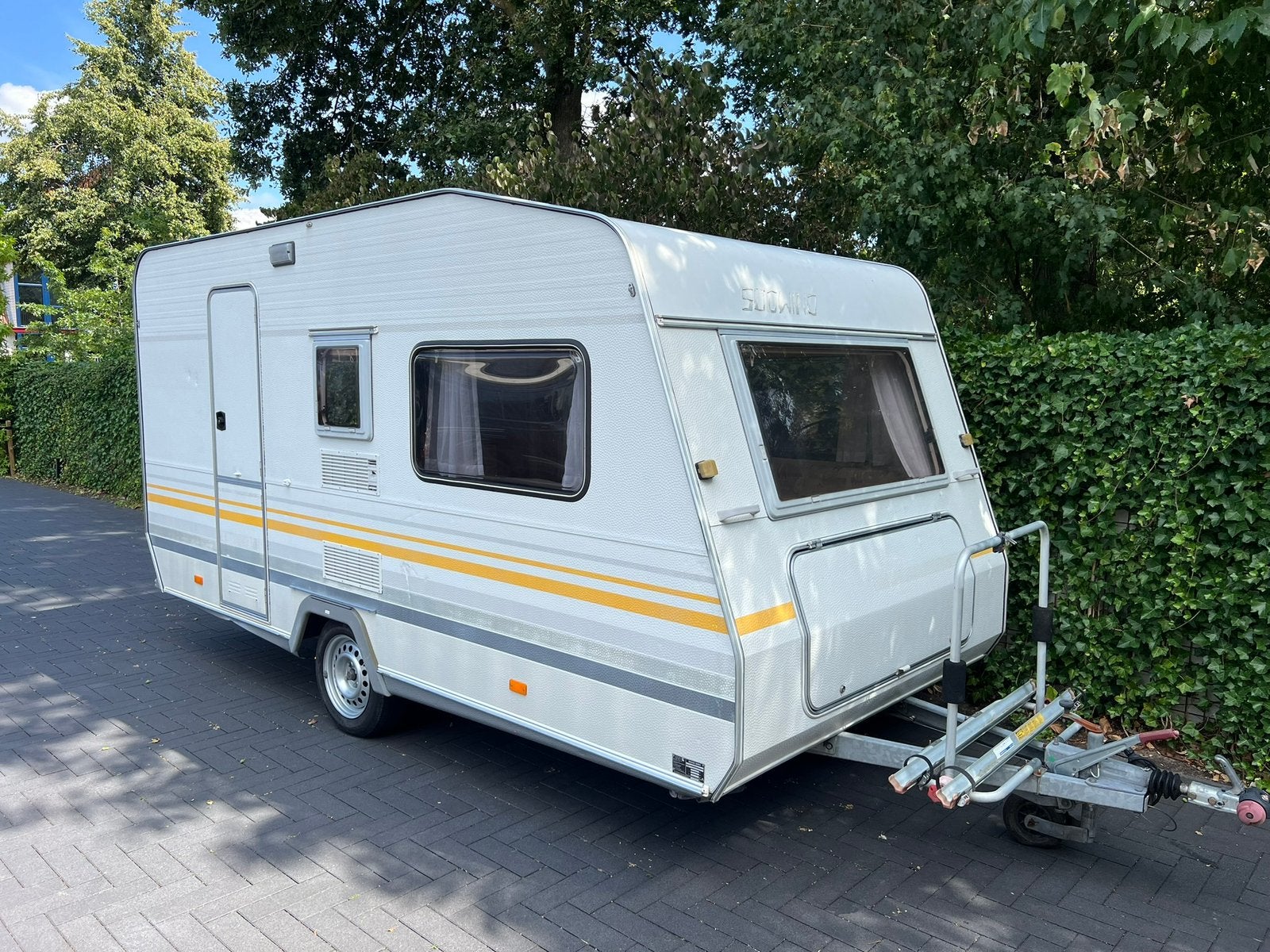 Knaus 430 Sudwind | 4 persoons | voortent/luifel | stapelbed, Luifel, Dwarsbed, Treinzit, Particulier