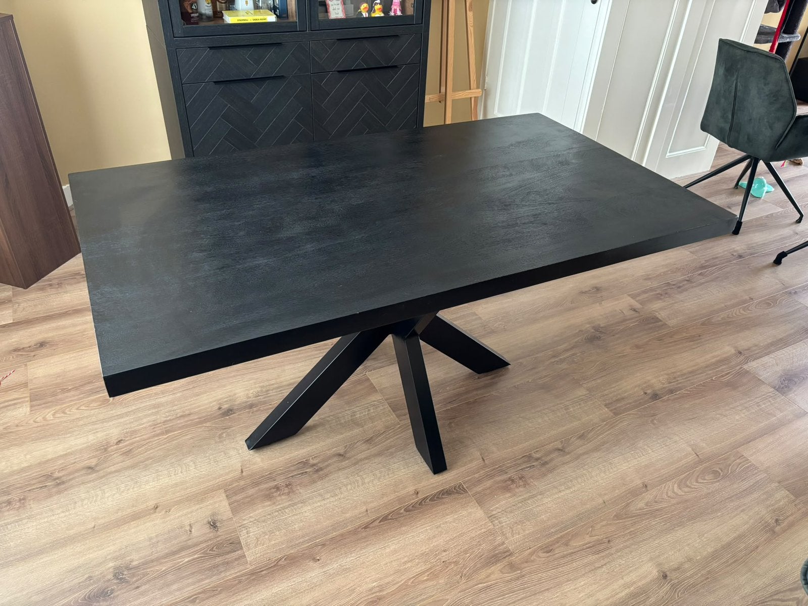Zwarte eettafel 160x90 cm, Overige houtsoorten, Zo goed als nieuw, 150 tot 200 cm, Vier personen