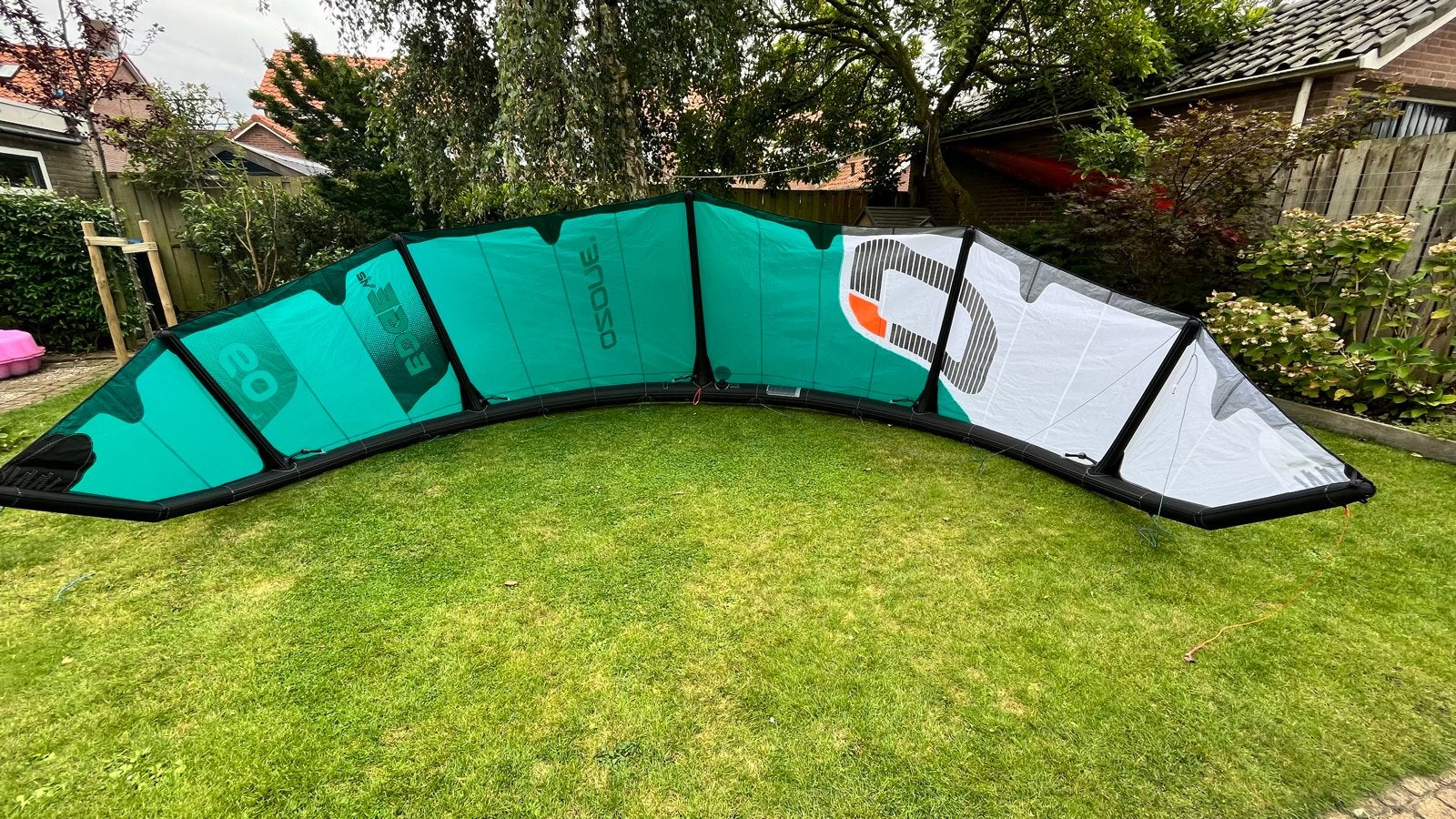 Ozone Edge V12 9m² Kitesurf - Zo goed als nieuw, 9 m², Geen board, Ophalen of Verzenden, Zo goed als nieuw