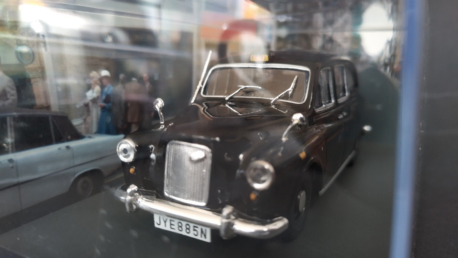 Austin FX 4 1:43 James Bond 007 Octopussy Pol, Overige merken, Auto, Verzenden, Nieuw