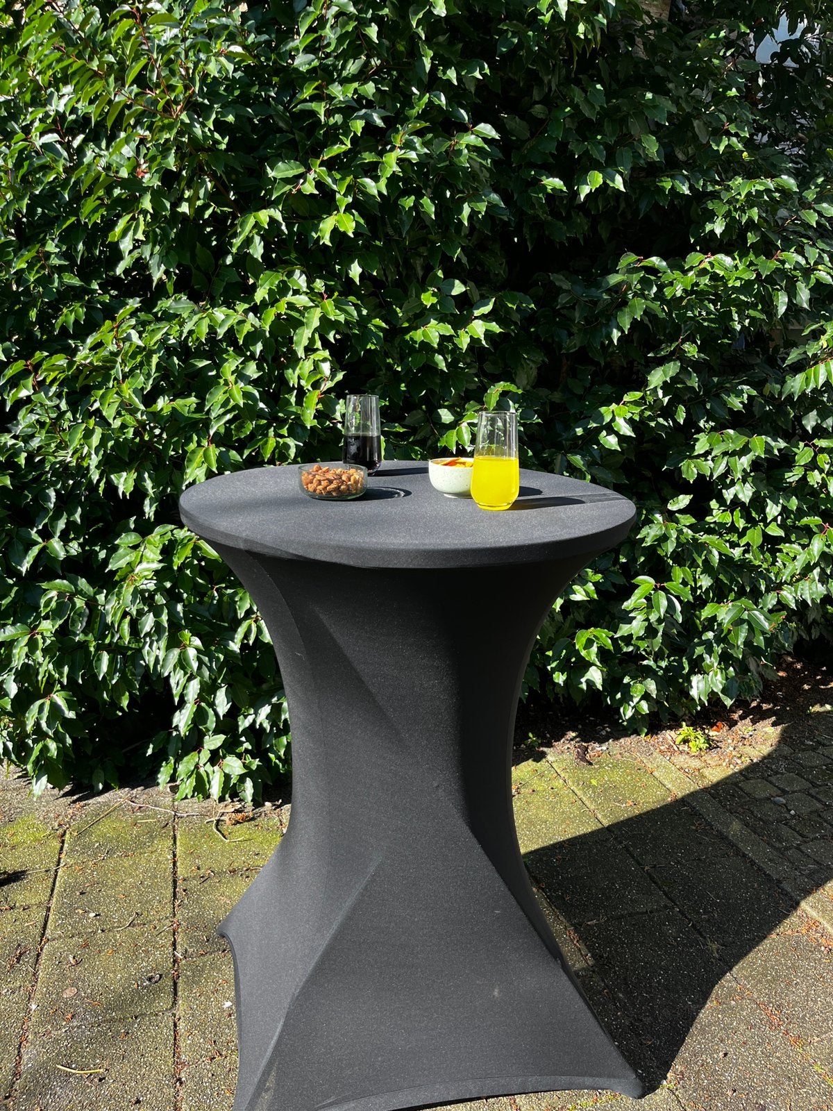 Statafels met rok te huur (3 stuks), Ophalen, Zo goed als nieuw