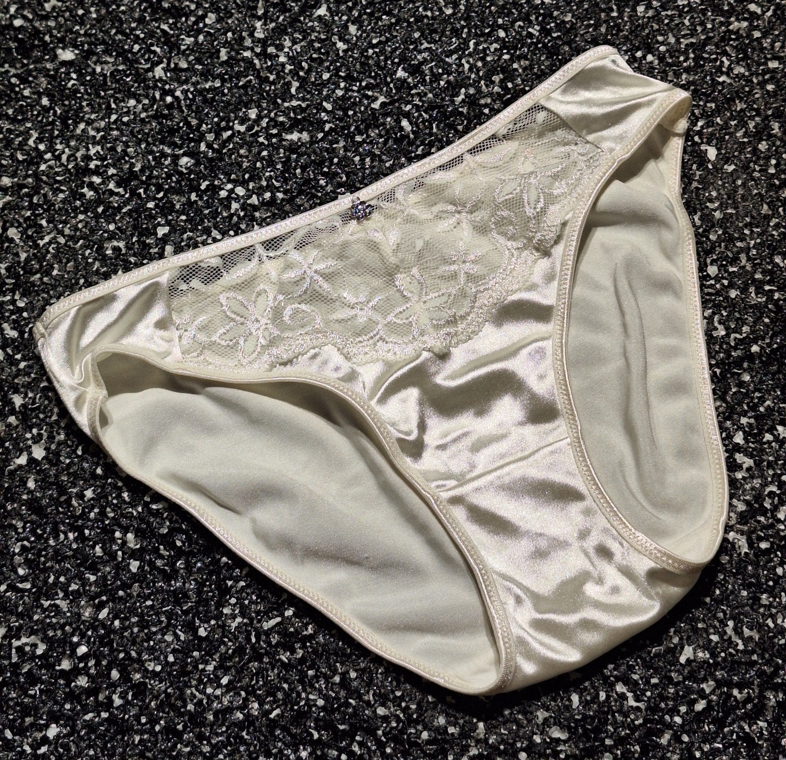 Sexy wit satijn-kanten slipje maat 40-42, Kleding | Dames, Ondergoed en Lingerie, Verzenden, Wit, Slip