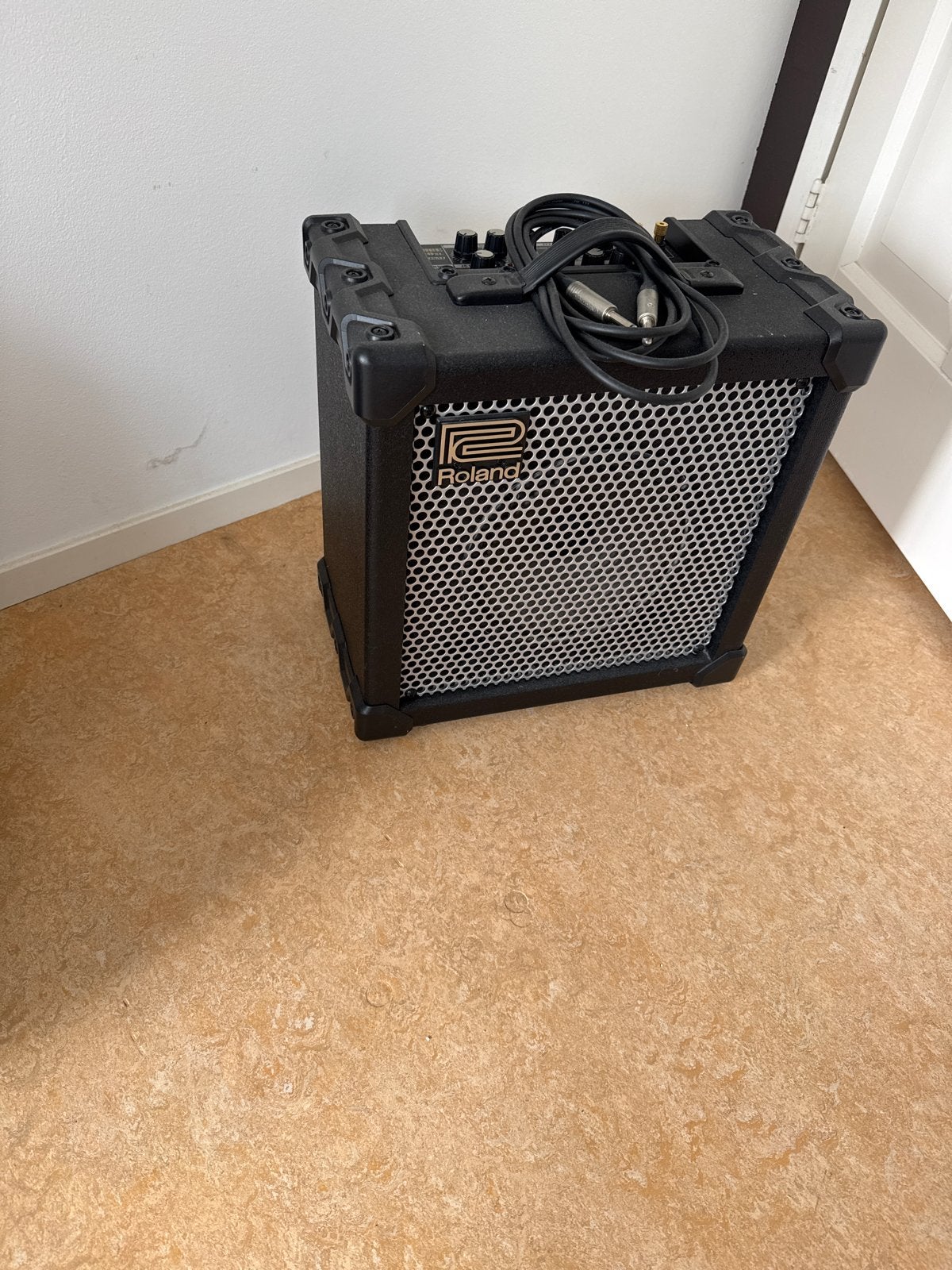 Roland Cube 20XL Gitaarversterker - weinig gebruikt, Muziek en Instrumenten, Ophalen, Zo goed als nieuw, Gitaar, Minder dan 50 watt