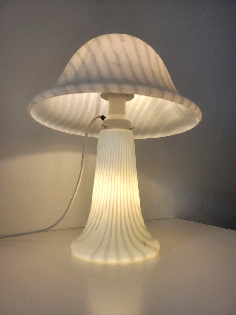 Grote mushroom lamp van Peill & Putzler in zebra glas, Huis en Inrichting, Lampen | Tafellampen, Bureaulamp, Gebruikt, Overige merken