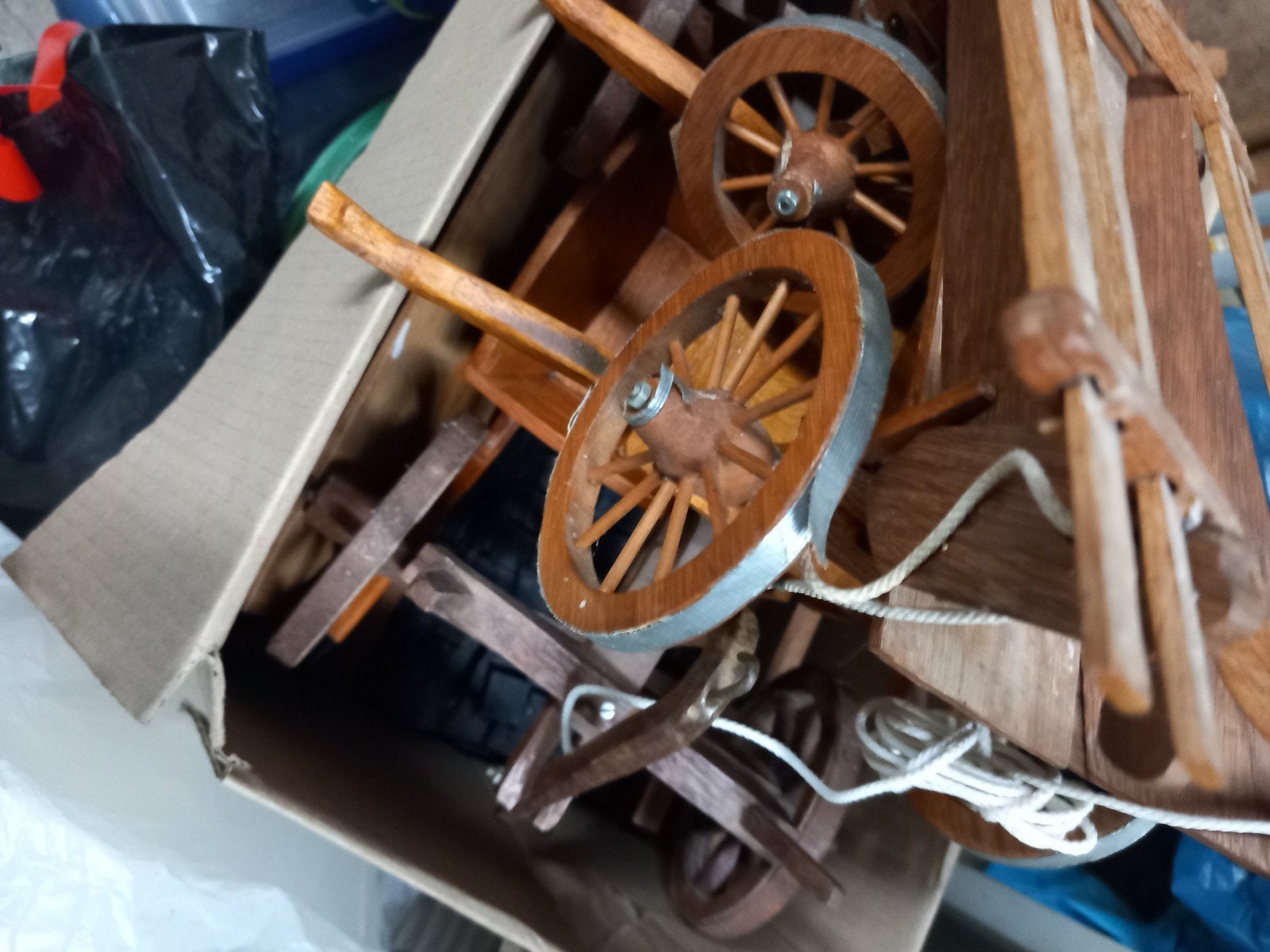 Hooiwagentjes, turfwagen en kuilkruiwagen (miniatuur), Ophalen of Verzenden, Gebruikt