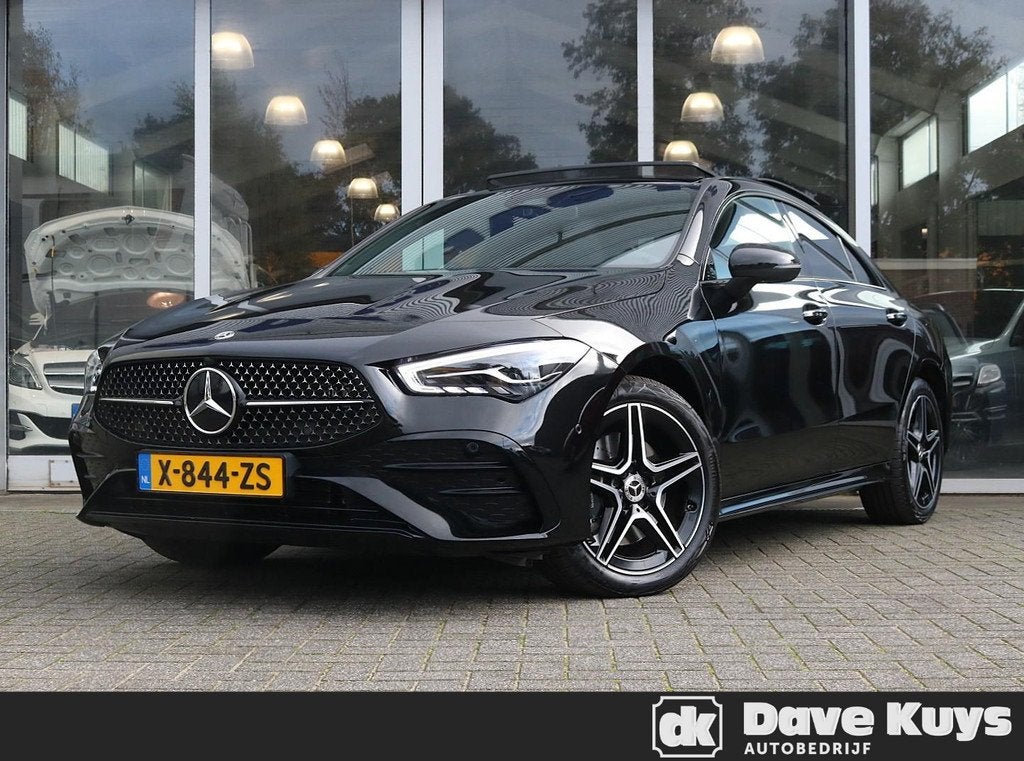 Mercedes-Benz CLA-klasse 250 e AMG Line | Panoramadak | Sfee, Auto's, Gebruikt, 4 cilinders, Zwart, Bedrijf