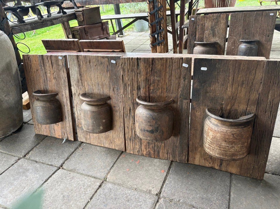 Oude Nepalese pot op Railwood plank - ACTIE!, Hout, T, Ophalen of Verzenden, Zo goed als nieuw
