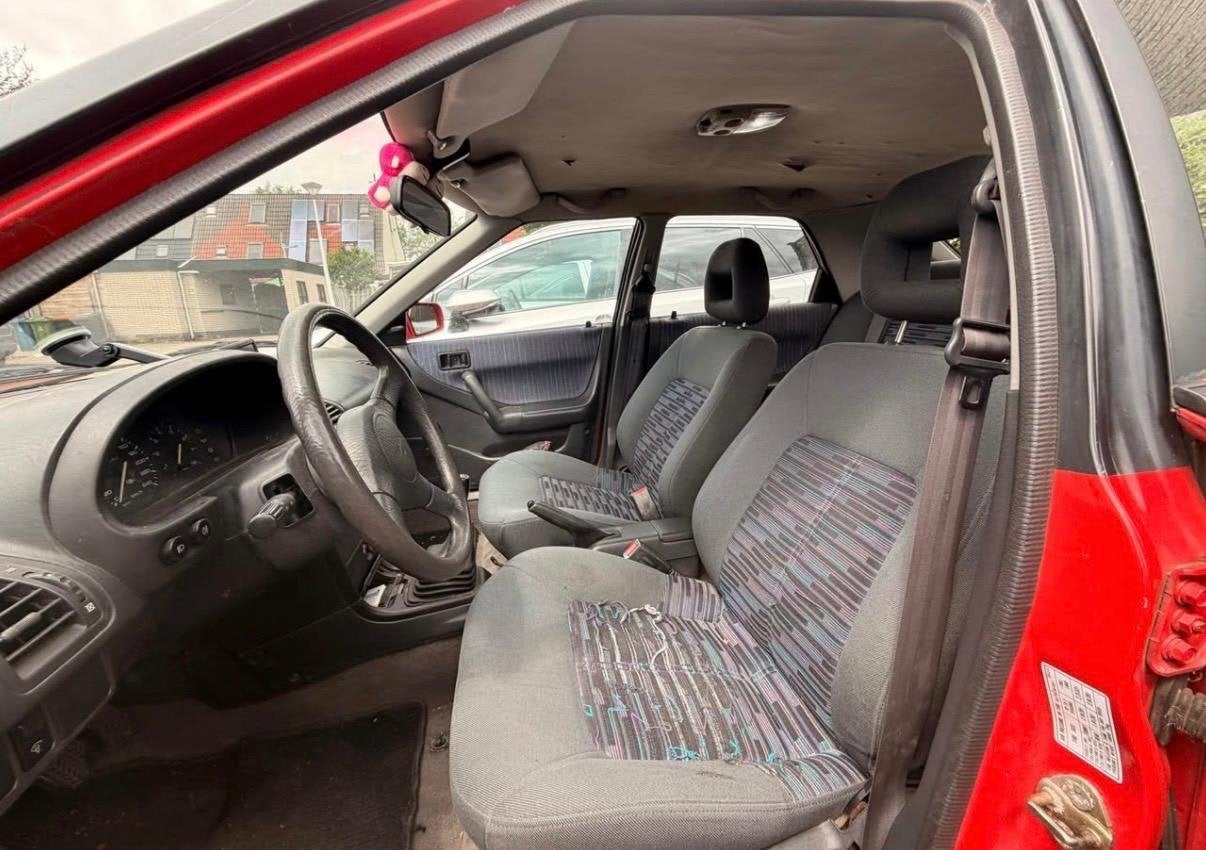 Mazda 323 1.6 I F GLX 16V U9 1993 Rood, foto 5