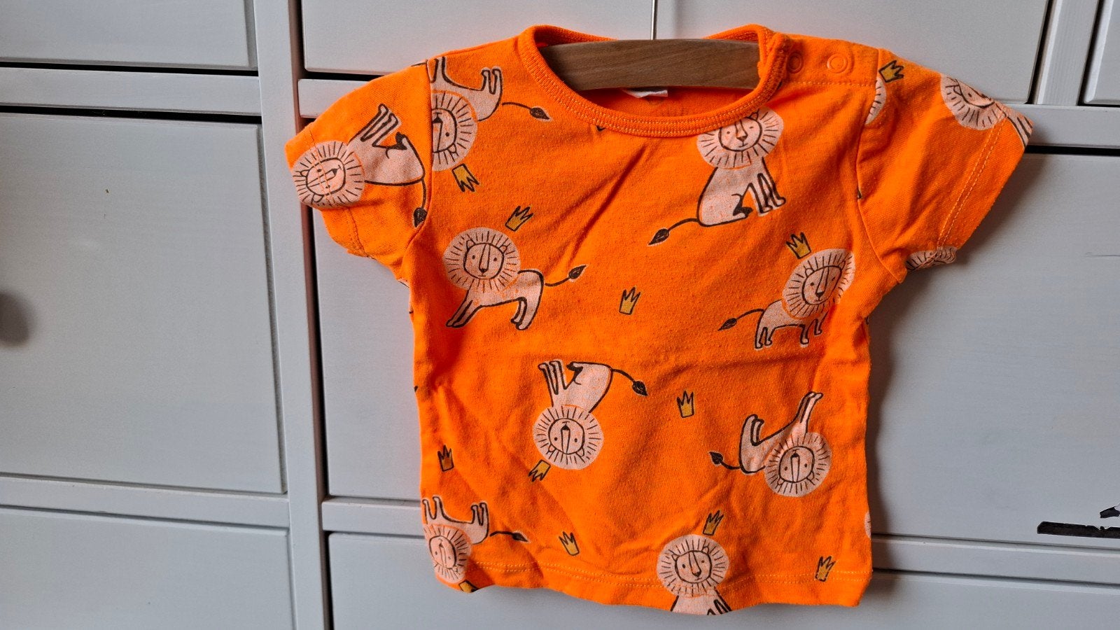 Oranje shirt met korte mouwen maat 62 zgan, Jongetje of Meisje, Ophalen of Verzenden, Zo goed als nieuw, Hema
