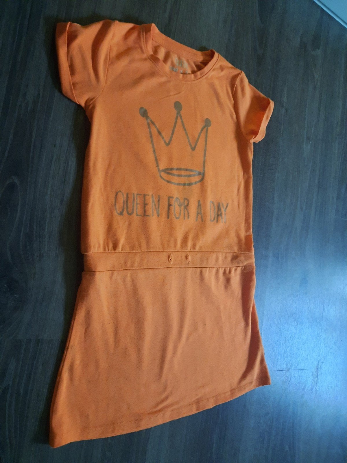 Te koop Oranje jurkje, Kinderen en Baby's, Kinderkleding | Maat 122, Gebruikt, Meisje, Ophalen of Verzenden, HEMA