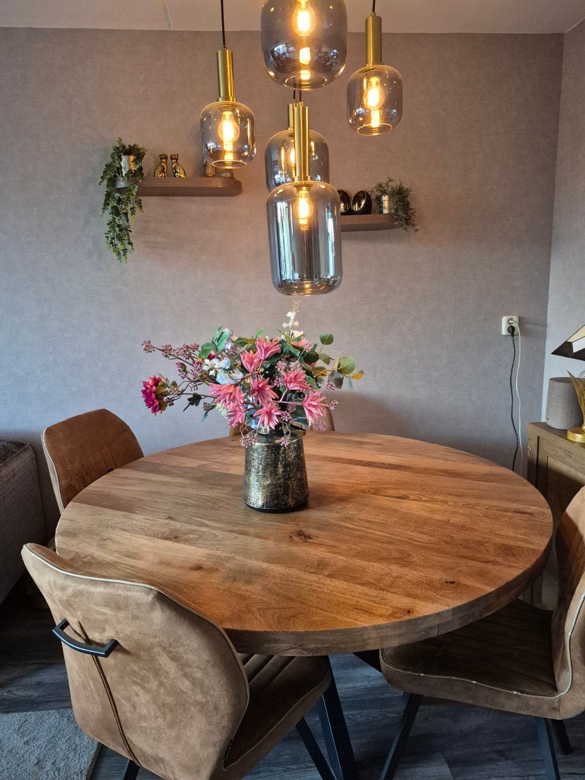 mango houten eettafel, Ophalen, Rond, Zo goed als nieuw, Vijf personen of meer