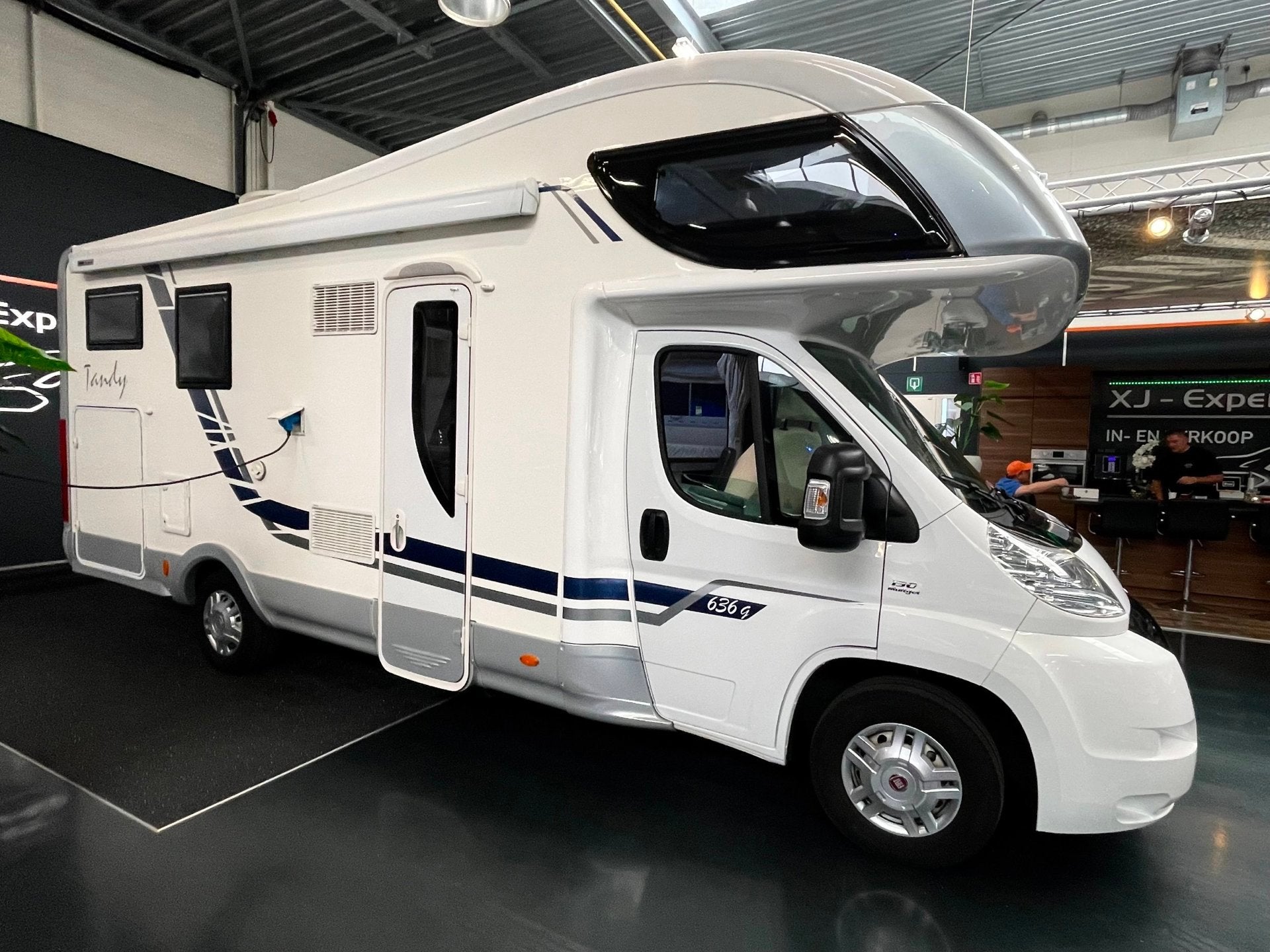 Mc louis TANDY 630G SAT+TV 2X AIRCO LUIFEL CRUISE-CONTROL, Caravans en Kamperen, Koelkast, Alkoof, Bedrijf, Elektrische ramen