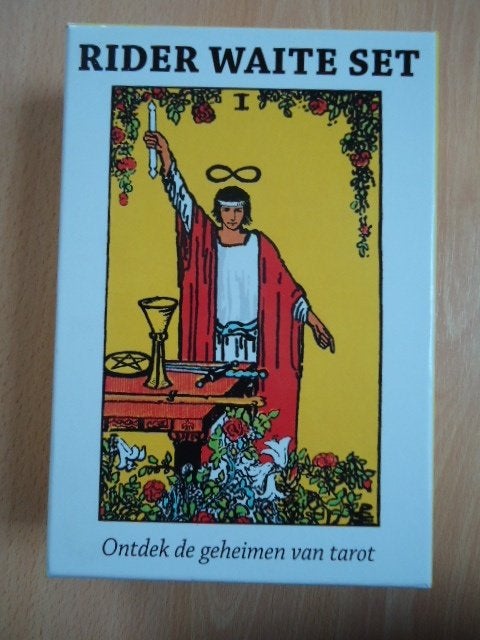 Rider Waite Set, Ontdek de geheimen van tarot kaarten + boek, Ophalen of Verzenden, Zo goed als nieuw, Tarot of Kaarten leggen