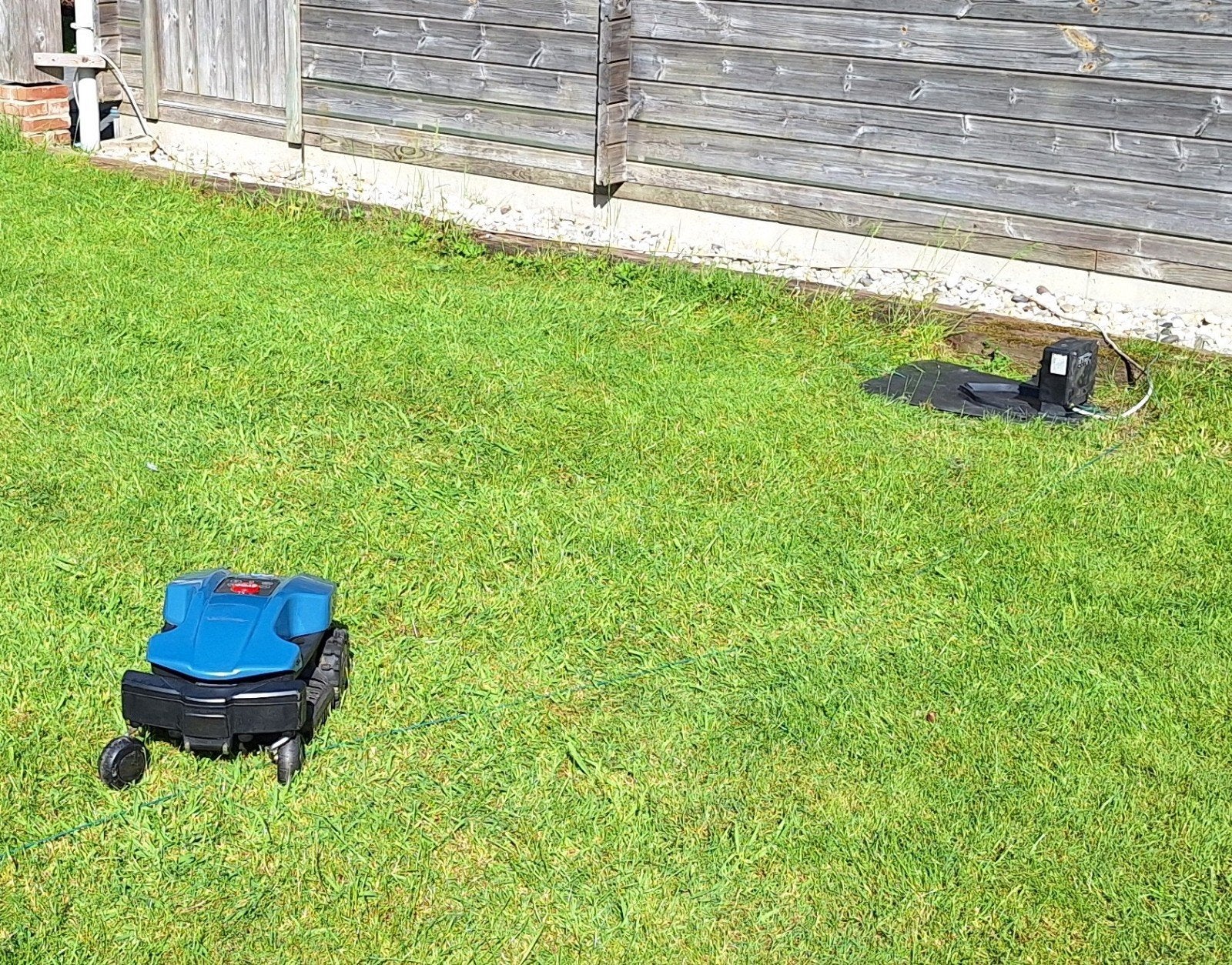 Wiper I100S Robotmaaier tot 1000 m² + installatiekit, Tuin en Terras, Robotmaaiers, Ophalen of Verzenden, Zo goed als nieuw, Wiper