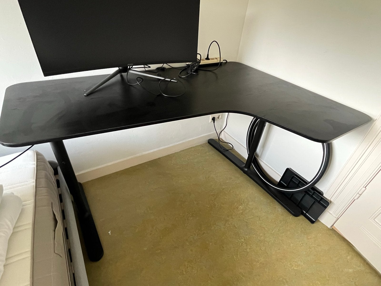 IKEA Bekant hoekbureau rechts zwart 160x110cm verstelbaar, Huis en Inrichting, Ophalen, Zwart, 160 cm, In hoogte verstelbaar