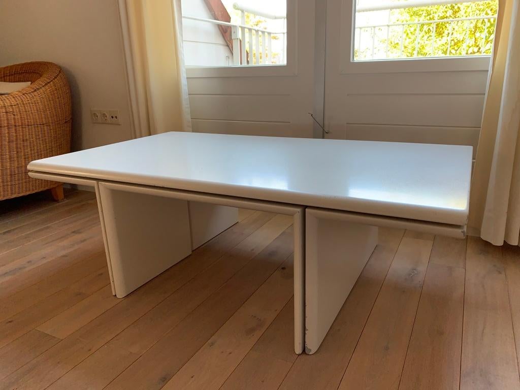 Leolux salontafel Maya incl. 2 bijzettafels in RAL 9001, Huis en Inrichting, Ophalen, Overige materialen, Gebruikt, 100 tot 150 cm