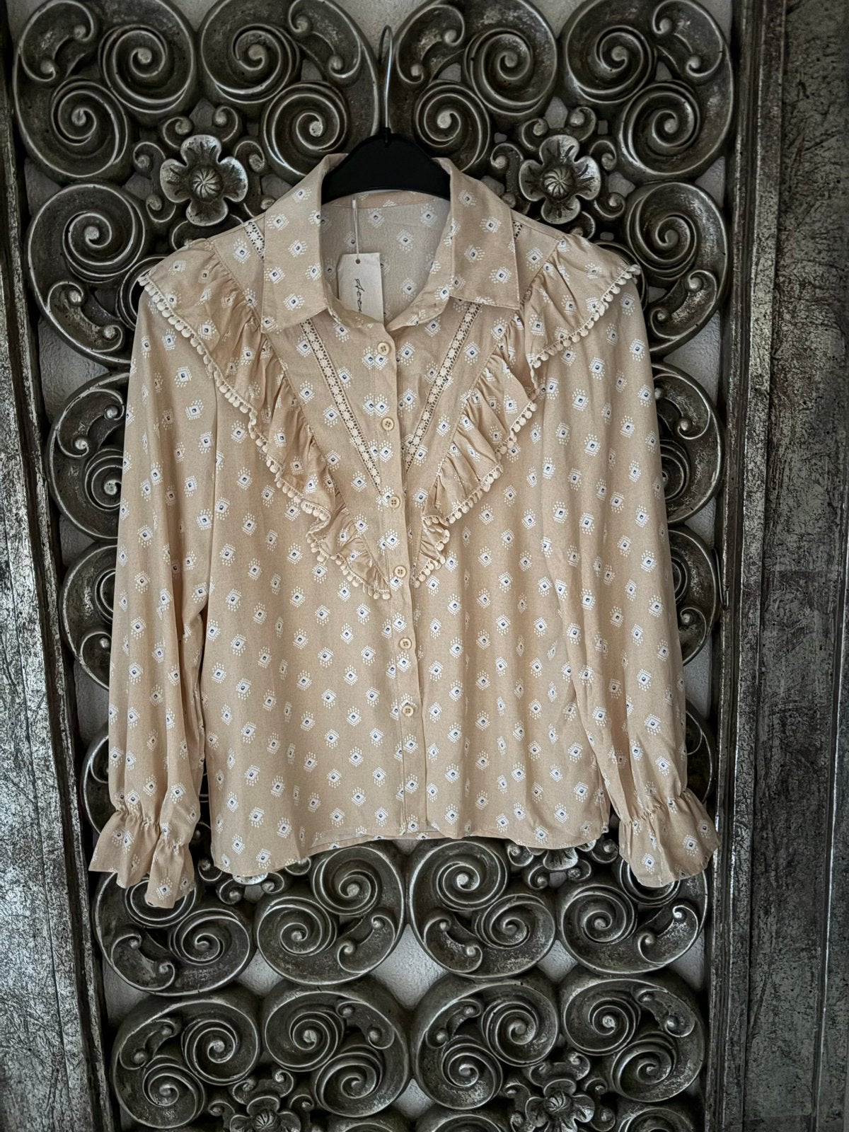 Nieuwe blouse met ruches en print, maat S/M, Ophalen of Verzenden, Nieuw, Beige