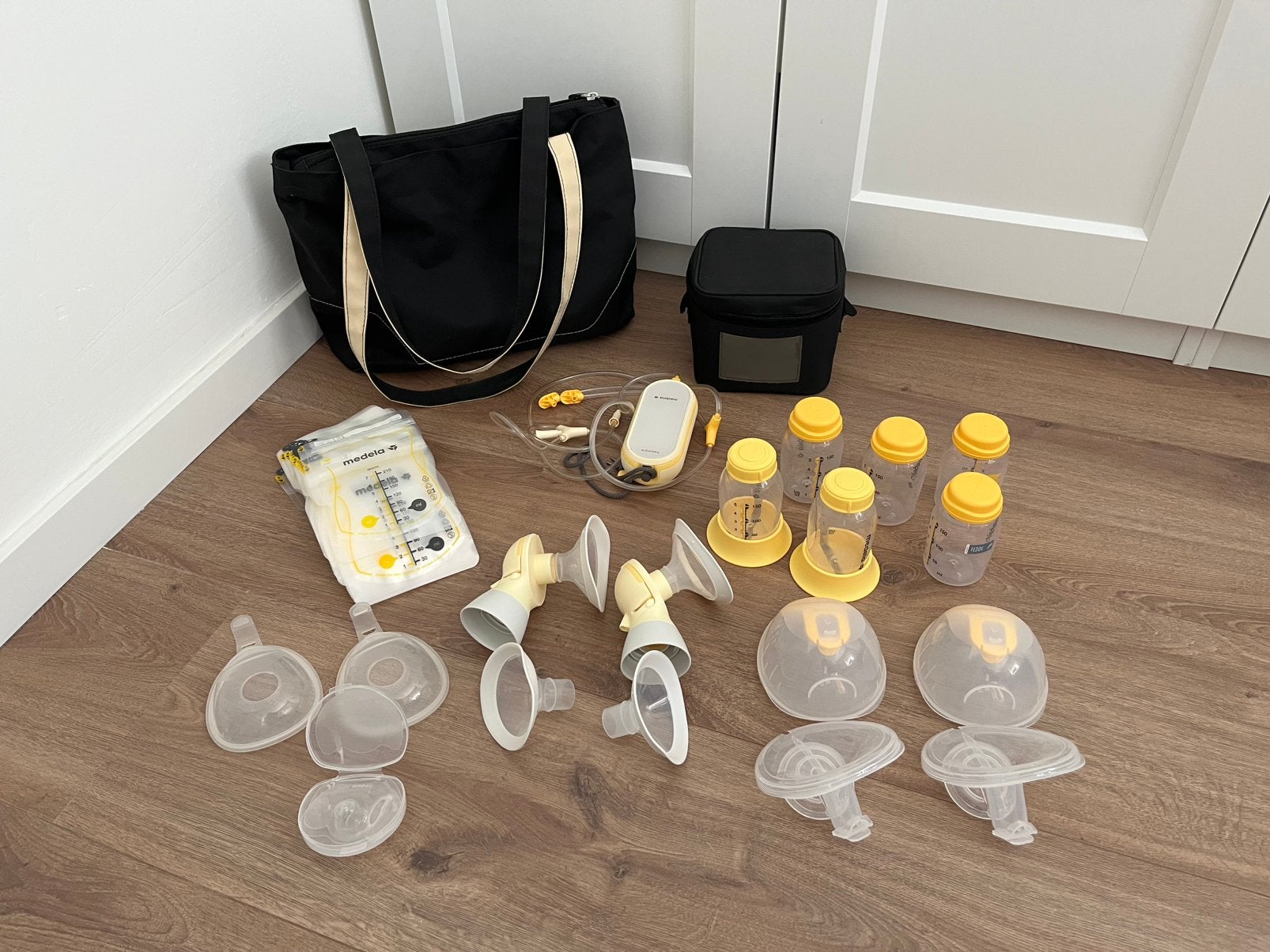 Complete borstkolf set medela (freestyle flex & handsfree), Ophalen, Zo goed als nieuw, Borstkolf