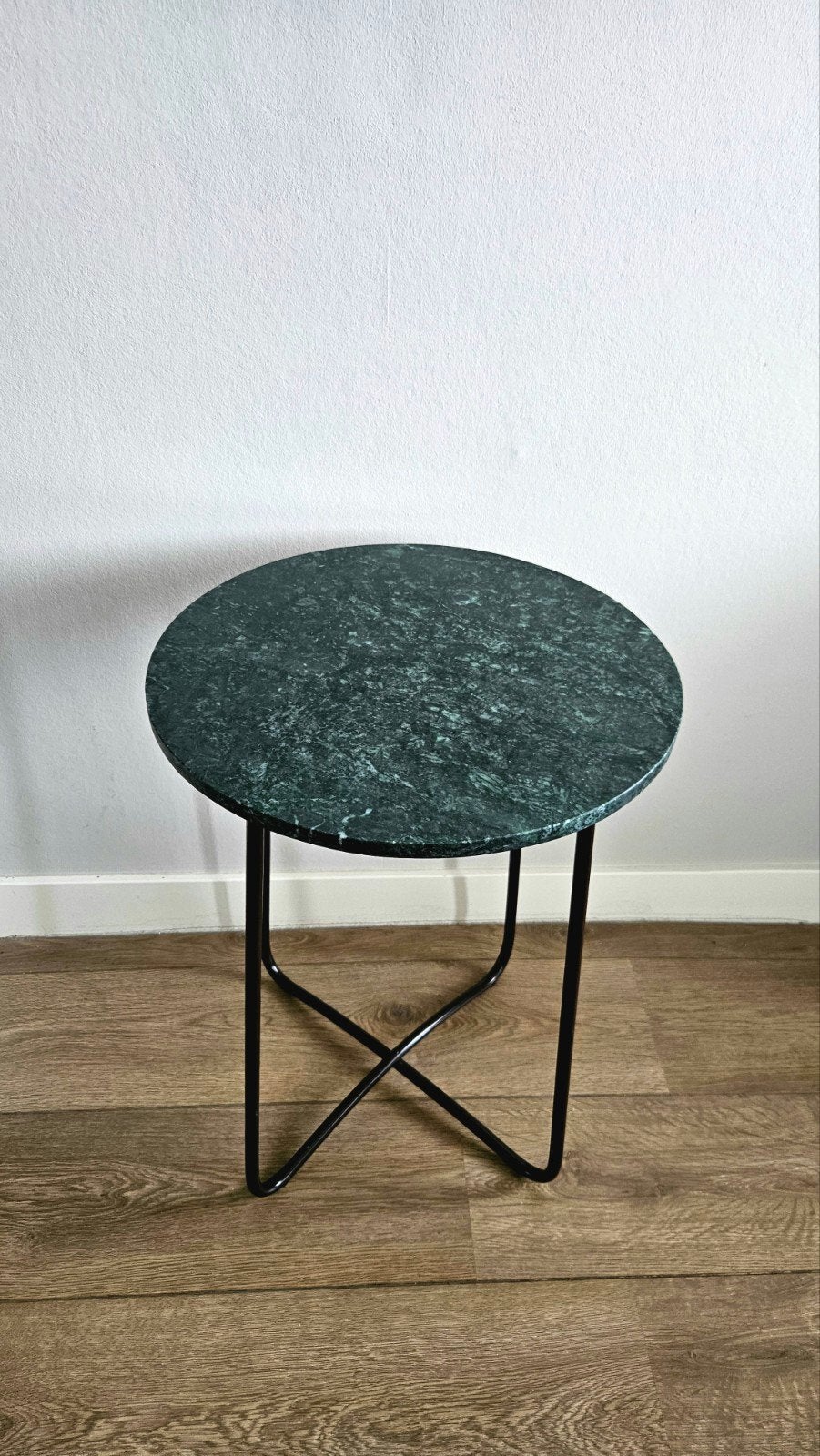 Bijzettafel Emerald Dutchbone (groen marmer), Huis en Inrichting, Tafels | Bijzettafels, Overige materialen, Minder dan 55 cm