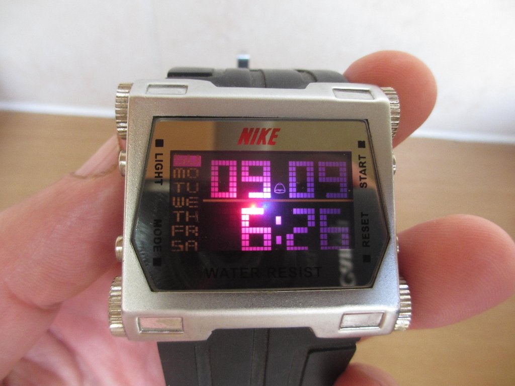 Vintage Nike Horloge grote kast en breed rubberen band, Sieraden, Tassen en Uiterlijk, Horloges | Heren, Overige merken, Gebruikt
