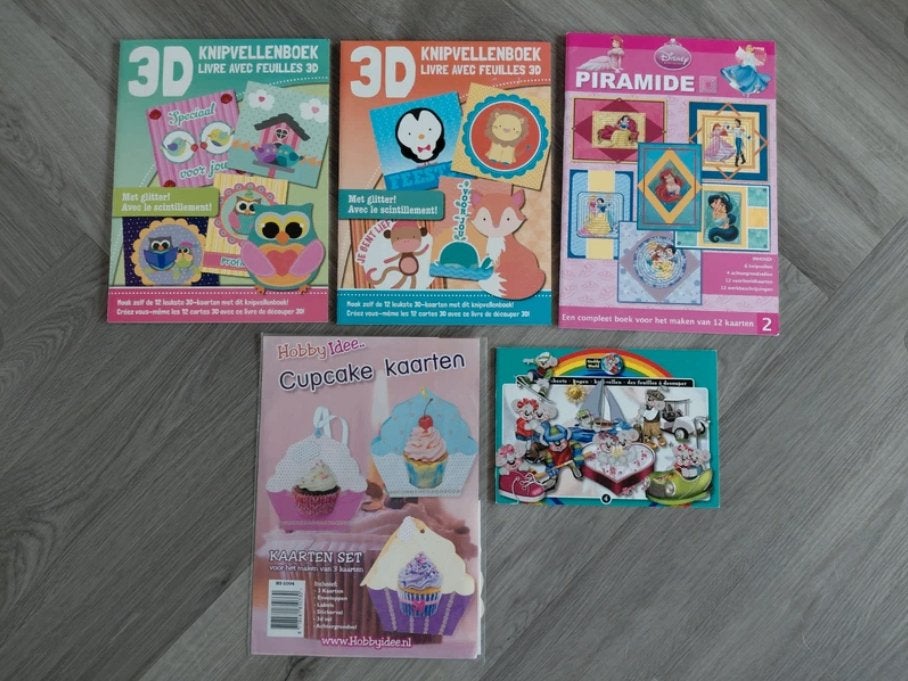 3D boeken met knipvellen voor kaarten maken 5x (NIEUW), Ophalen of Verzenden, Nieuw, Natuur, Knipvel