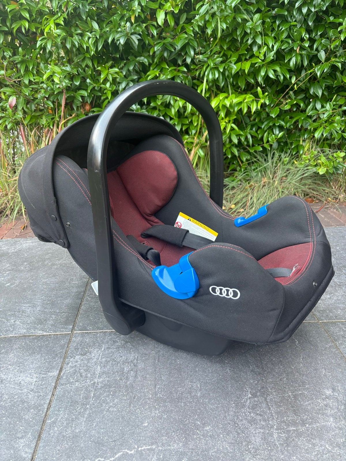 Audi Babyzitje (maxicosi) 0-15 maanden, Autogordel, Zijbescherming, Zo goed als nieuw, 0 t/m 13 kg