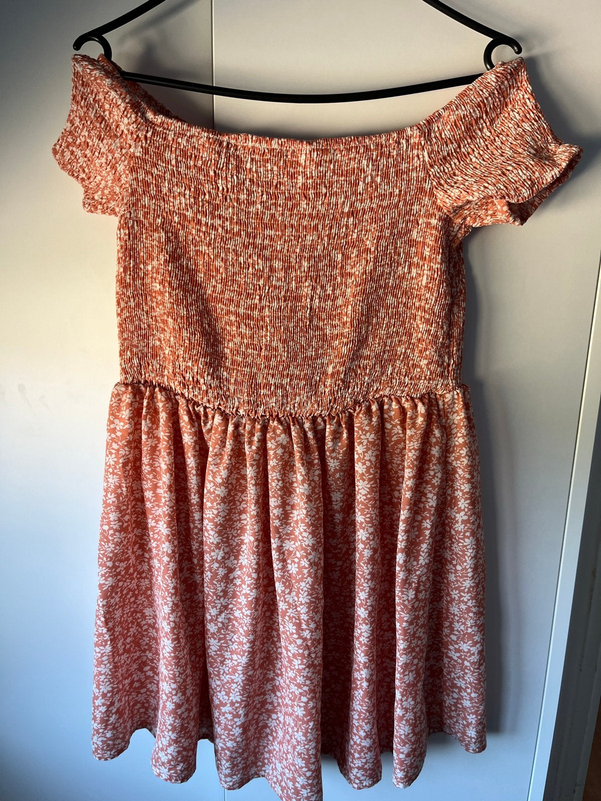 Zomerse bloemenjurk met ruches en off-shoulder, Maat 38/40 (M), Meerkleurig, Ophalen of Verzenden, Zo goed als nieuw