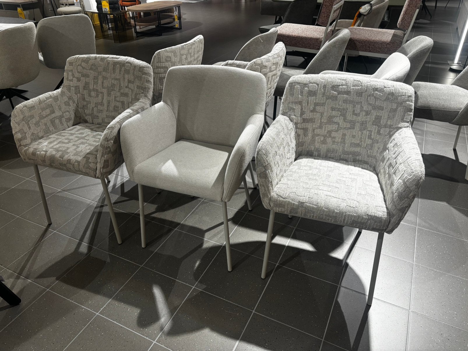 Set van 6 eetkamerstoelen Fano, Ophalen, Overige kleuren, Zo goed als nieuw, Stof