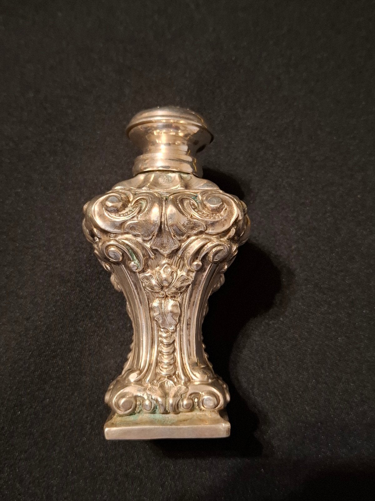 Zilveren strooier in Barok stijl., Verzenden, Zilver