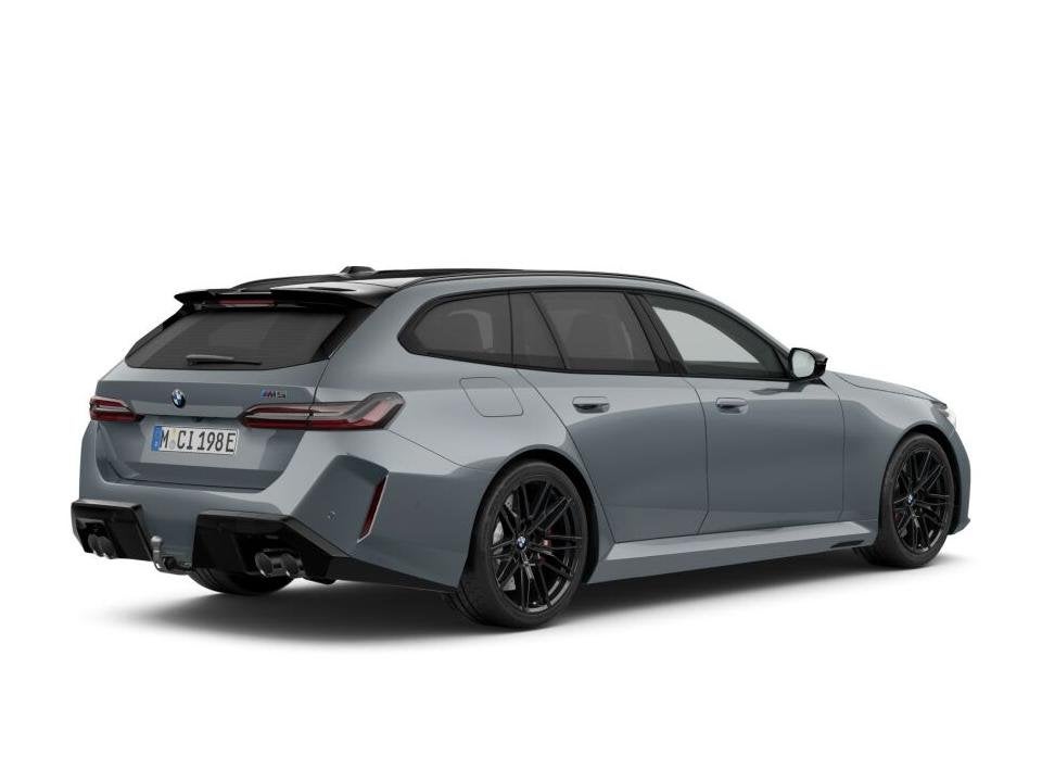 BMW M5 Touring | M Drivers Pack | Comfort Pack | Bowers & Wi, Automaat, Overige kleuren, 4395 cc, 135 min