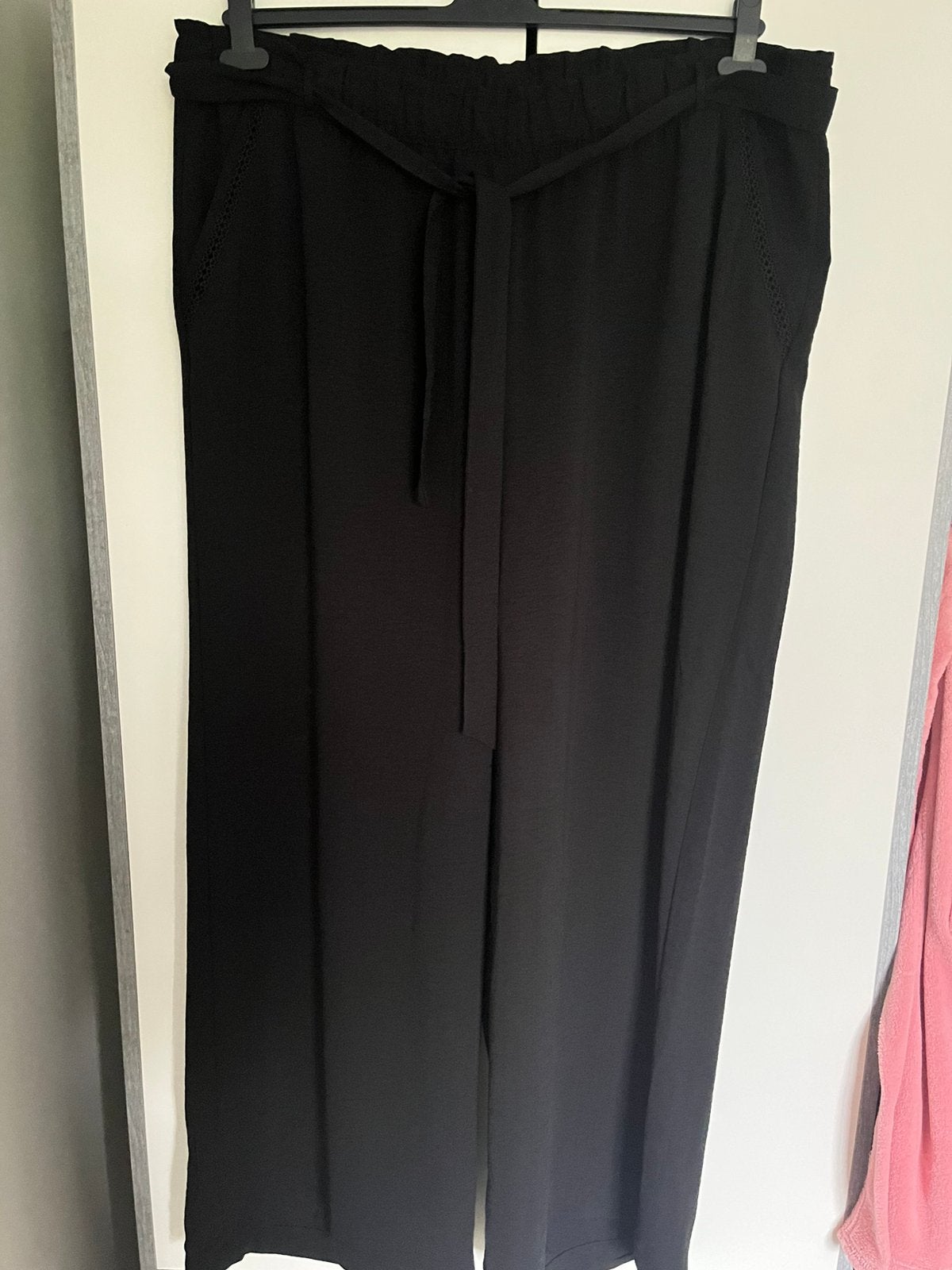 Pantalon - maat 52, Kleding | Dames, Ophalen of Verzenden, Zo goed als nieuw, Zwart, Broek of Spijkerbroek