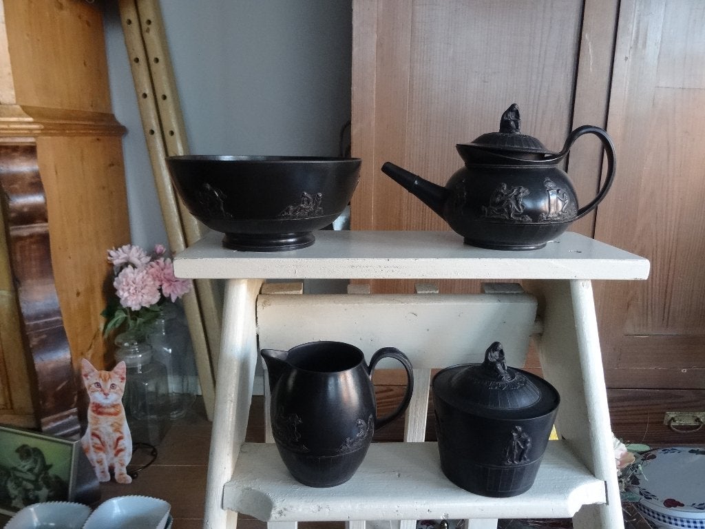 Antiek rouwservies Wedgwood Black Basalt, Antiek en Kunst, Ophalen
