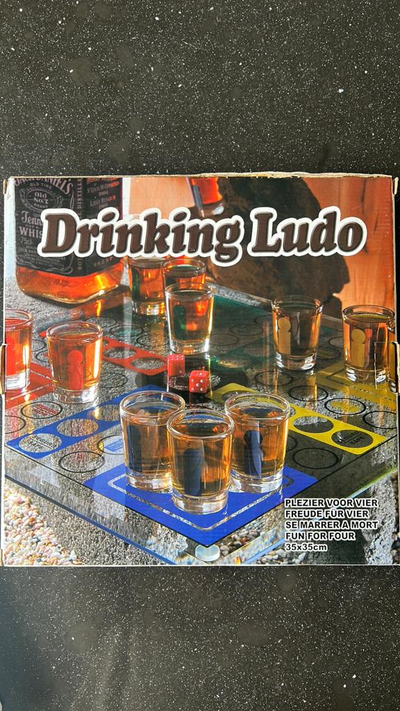 Drinking Ludo drankenspel shotjes spel, Ophalen of Verzenden, Zo goed als nieuw