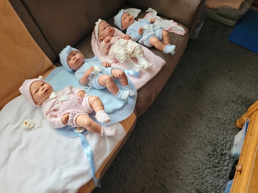 4 babypoppen, Ophalen of Verzenden