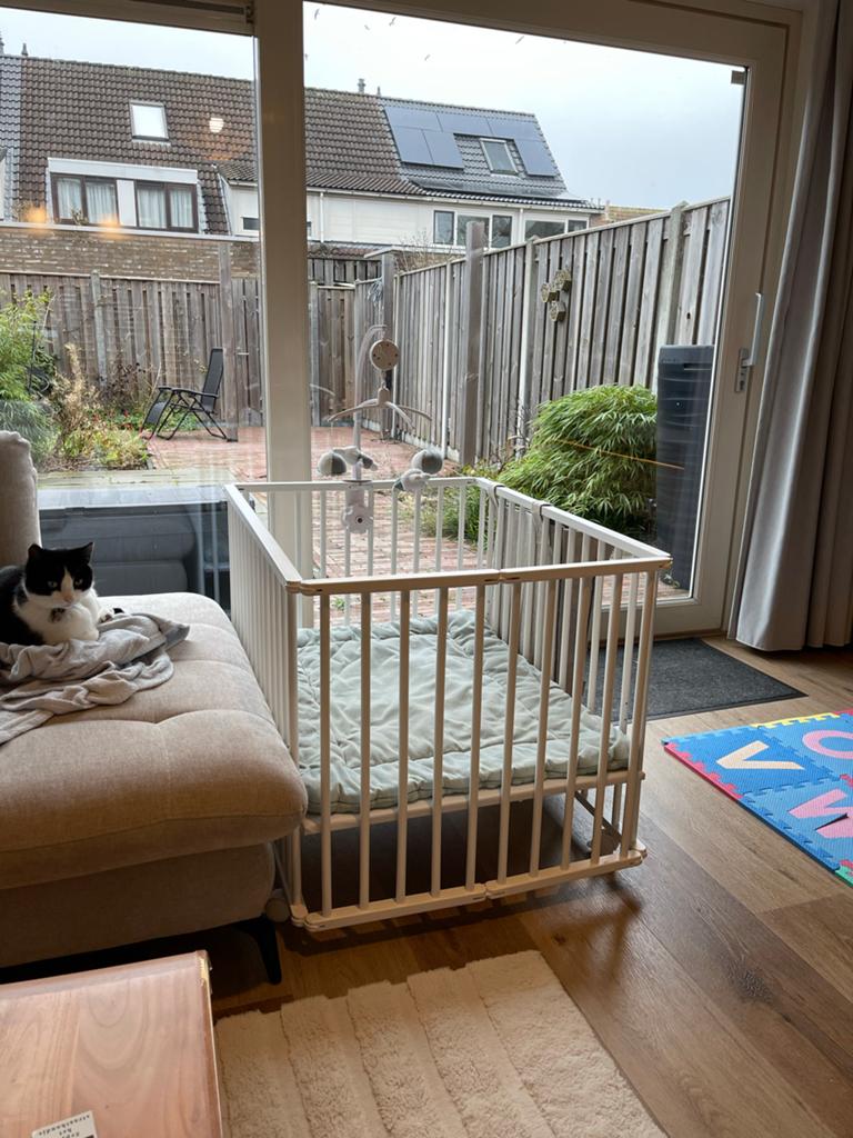 Witte Box met Boxkleed en Muziekmobiel, Ophalen, Zo goed als nieuw, Vierkant, Boxkleed