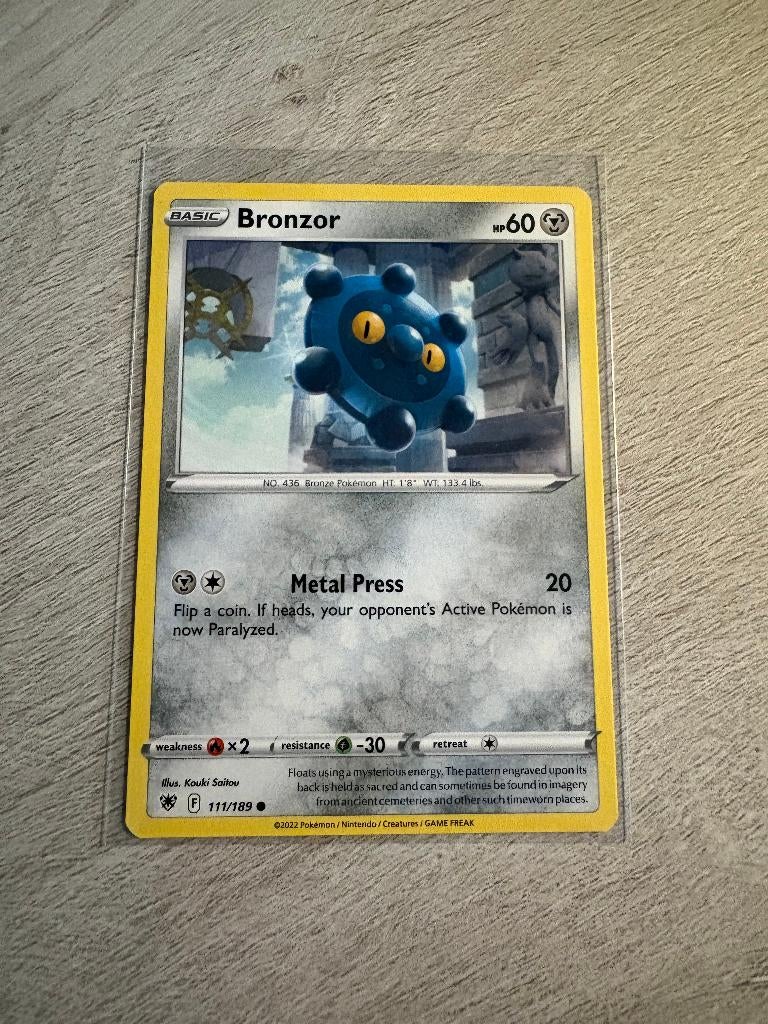Bronzor 111/189 Astral Radiance - Pokémon Kaart, Ophalen of Verzenden, Nieuw, Losse kaart