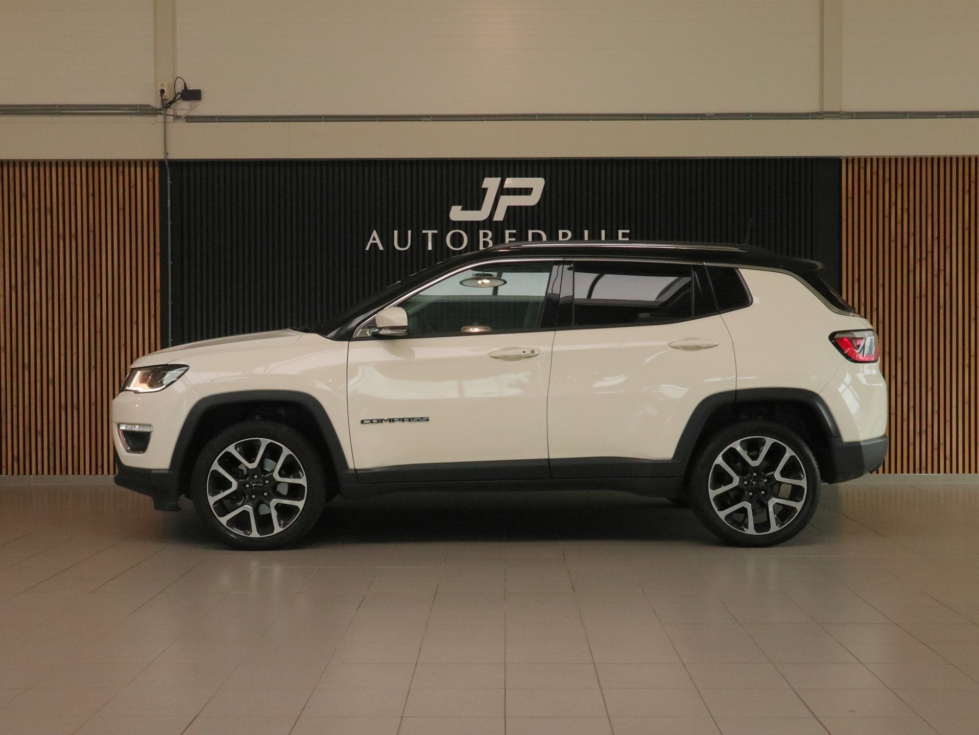 Jeep Compass 1.4 MultiAir Limited 4x4 Apple Carplay|Trekhaak, Auto's, Automaat, 450 kg, Gebruikt, 4 cilinders