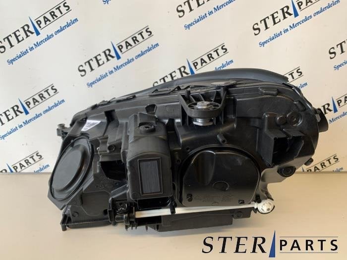 Koplamp rechts van een Mercedes E-Klasse, Auto-onderdelen, 12 maanden garantie, -, Nieuw, Ophalen of Verzenden