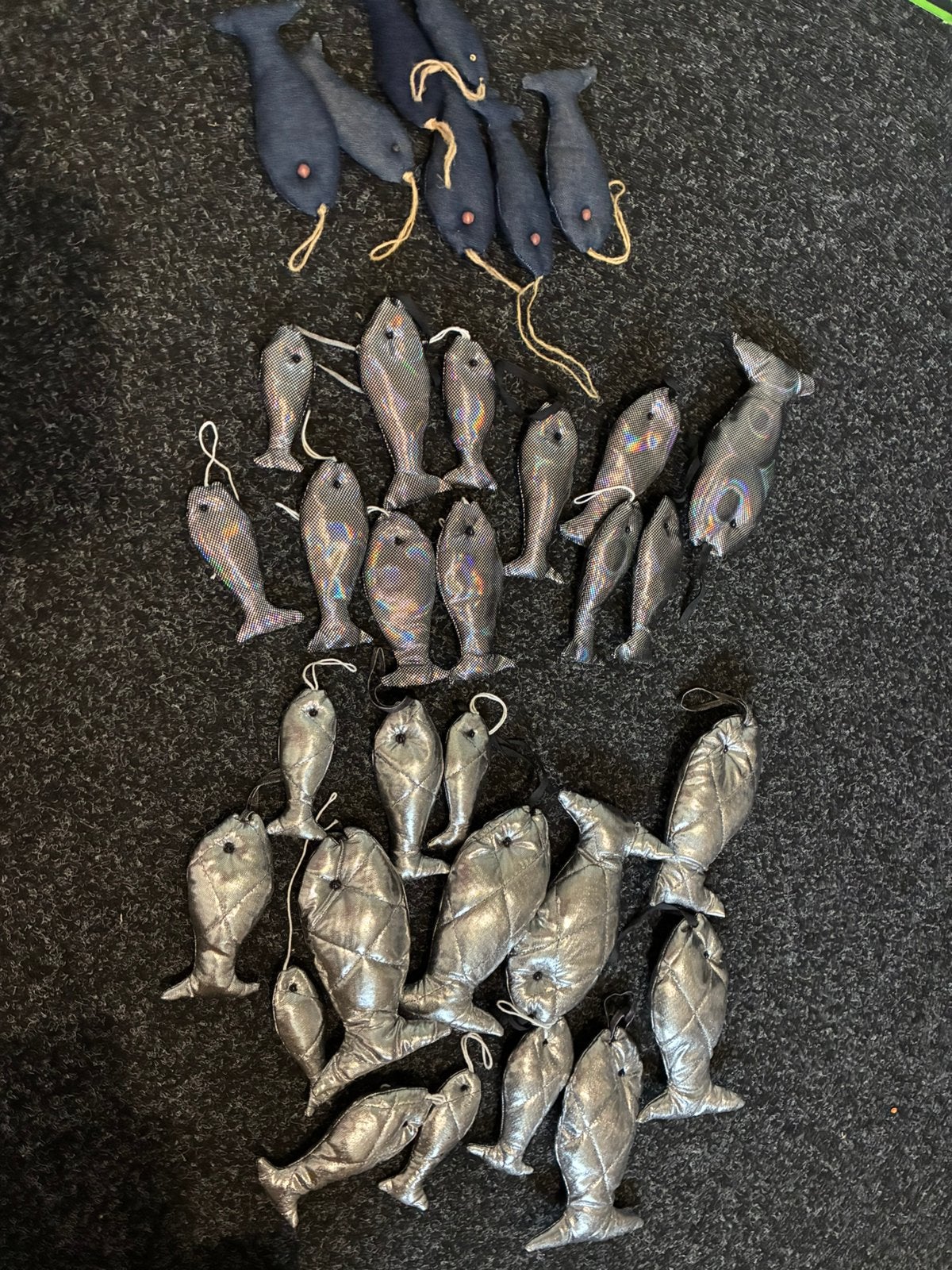 TE KOOP.  32 STUKS NIEUWE STOFFEN VISSEN !!, Ophalen of Verzenden, Nieuw, Textiel