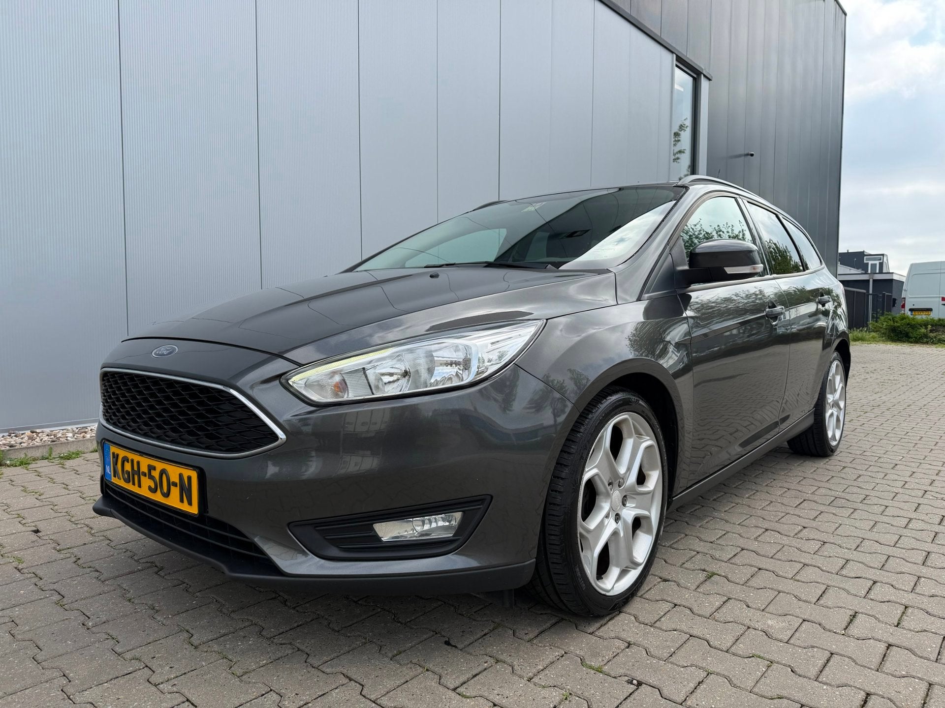 Foto 10 van Ford Focus Wagon 1.0 125PK EcoBoost Titanium Business