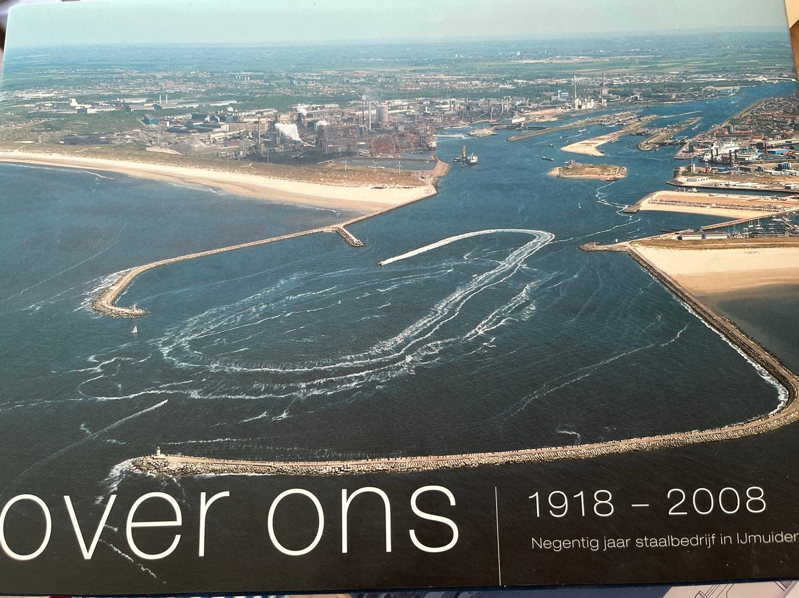 Boek 90 jaar Hoogovens Tata: 1918-2008 IJmuiden, Ophalen of Verzenden, 20e eeuw of later, Zo goed als nieuw
