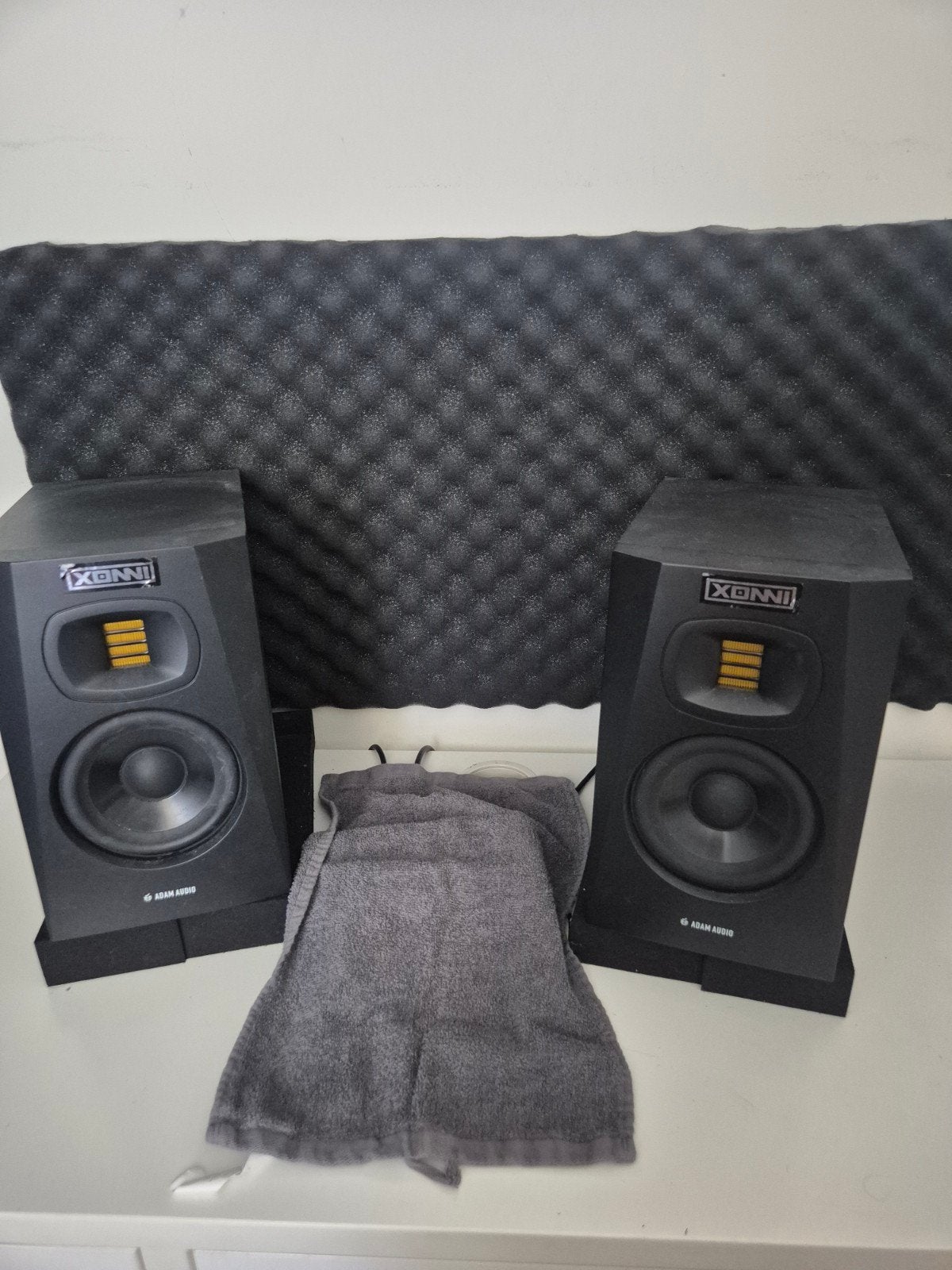 ADAM Audio T5V Studiomonitoren - Zo goed als nieuw, Studiomonitor, Inclusief kabels, 120 tot 150 watt, Zo goed als nieuw