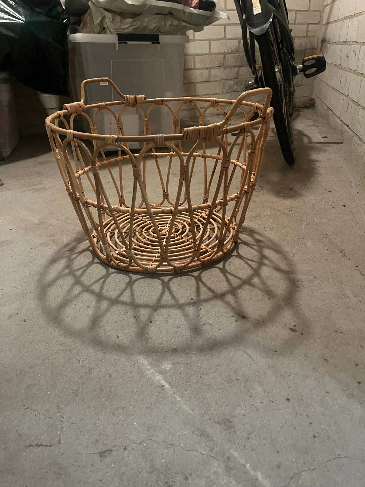 Rotan mand met handvatten - Zo goed als nieuw, Ophalen, Met handvatten, Mand, Rond