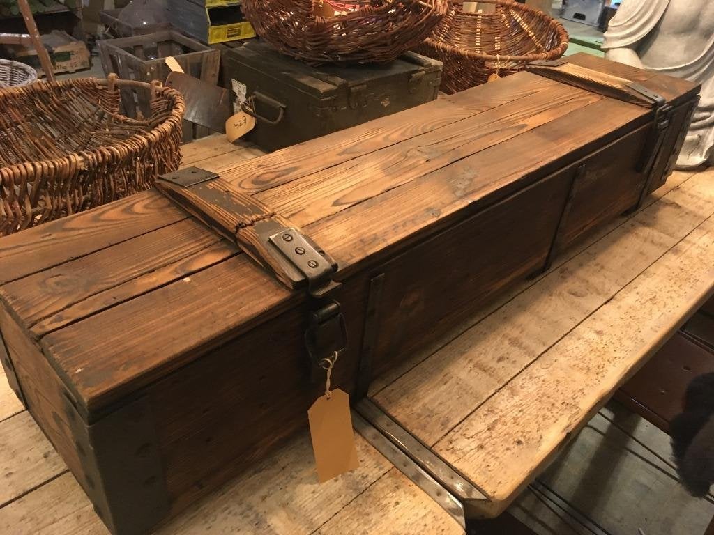 Foto 13 van Hele gave gebrande en geborstelde houten legerkisten